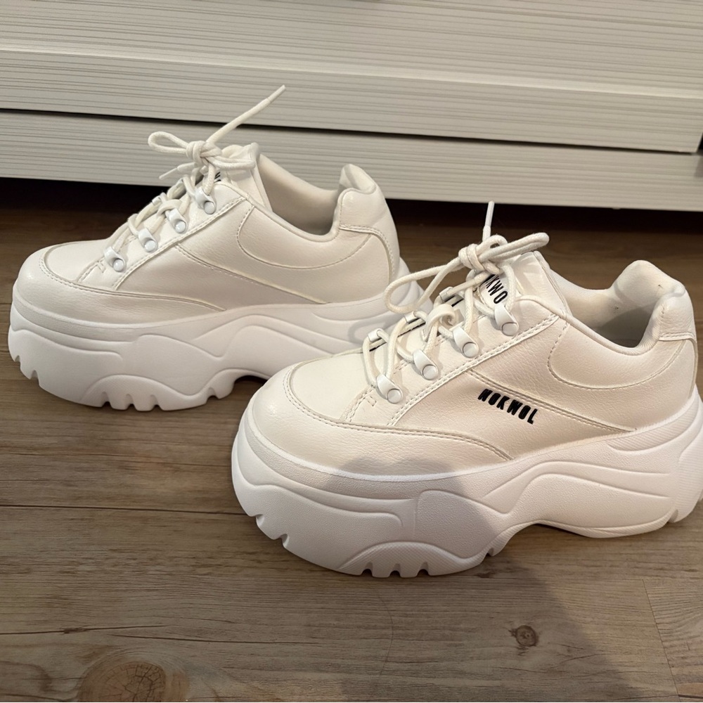 Nokwol Women's White Chunky platforms Sneakers size 6.5